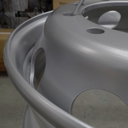 Покраска грузовых дисков R22 в серебро