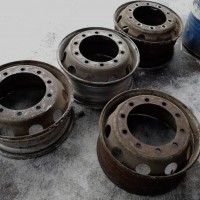 Покраска грузовых дисков R22 в серебро