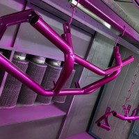 Покраска бамперов квадроцикла в розовый Кэнди