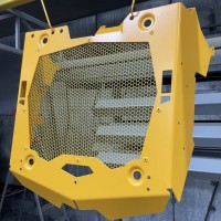 Покраска деталей квадроцикла в жёлтый цвет