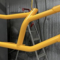 Покраска деталей квадроцикла в жёлтый цвет